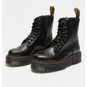 DR. MARTENS Jadon Womens Platform Boots | like new | size US 6